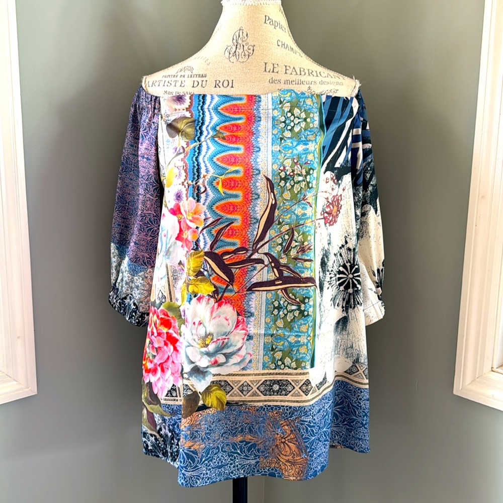 CHICO’s floral satin off shoulder top EUC size 1 Medium